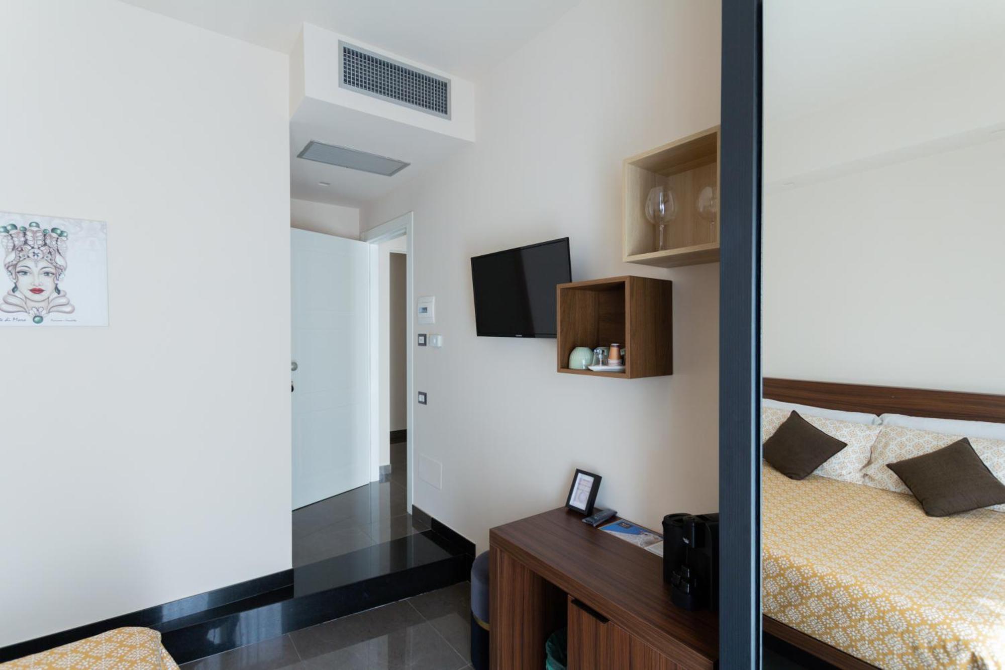 Stella VI Bed & Breakfast Чефалу Екстериор снимка
