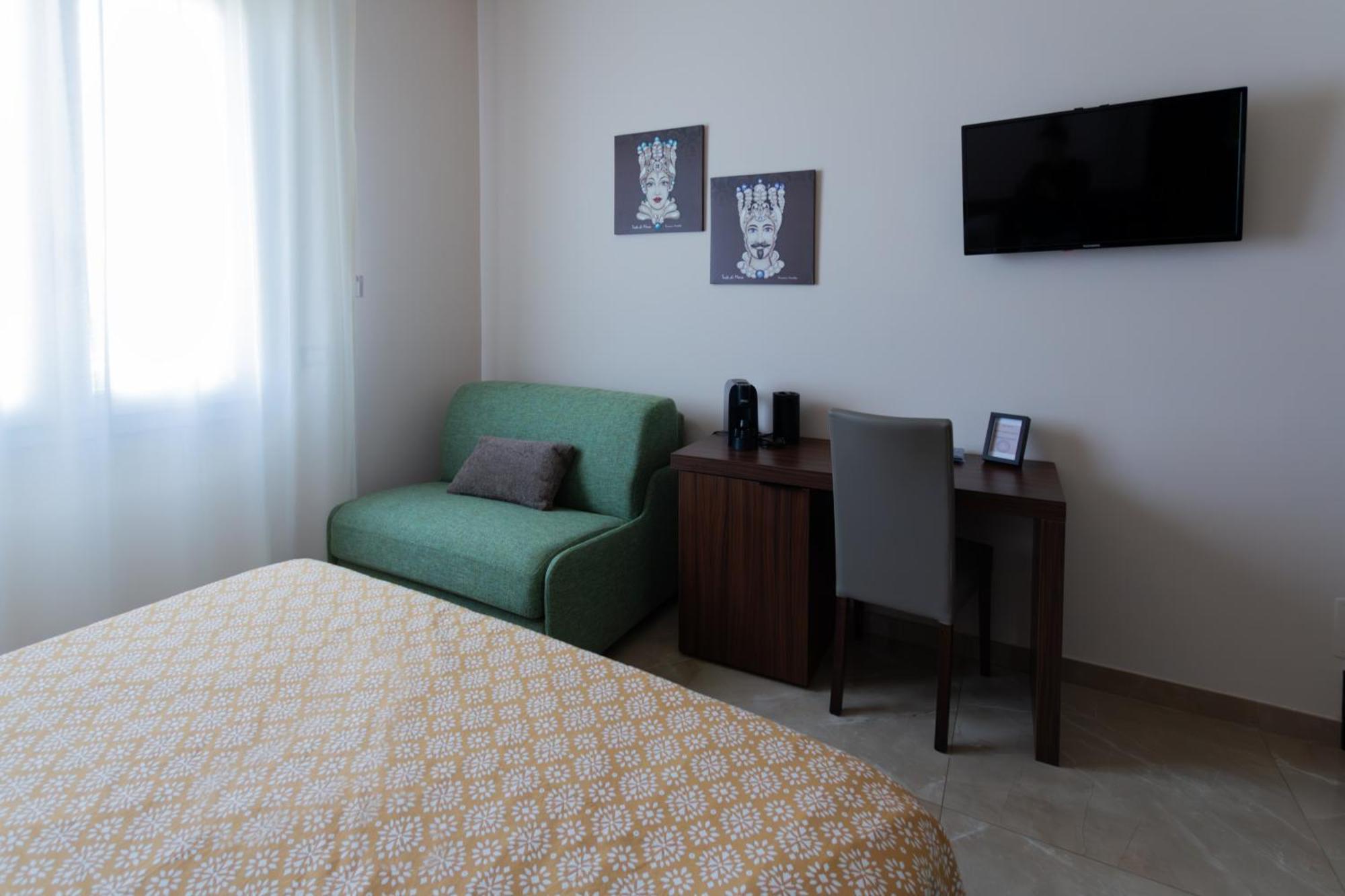 Stella VI Bed & Breakfast Чефалу Екстериор снимка
